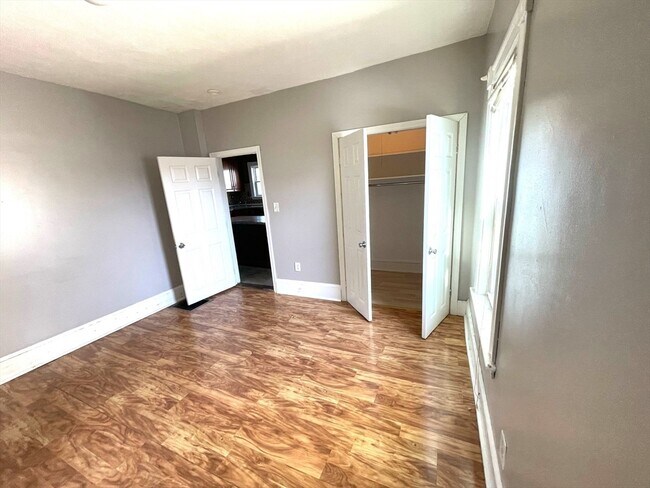 8 Dane St, Unit 2 in Everett, MA - Building Photo - Building Photo