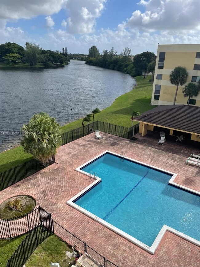 property at 6575 W Oakland Park Blvd
