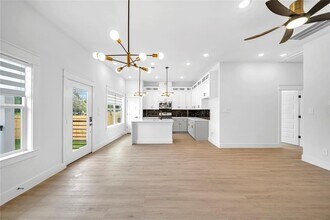 4834 Higgins St in Houston, TX - Building Photo - Building Photo