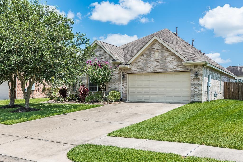 2212 Mangrove Bend Dr in League City, TX - Building Photo