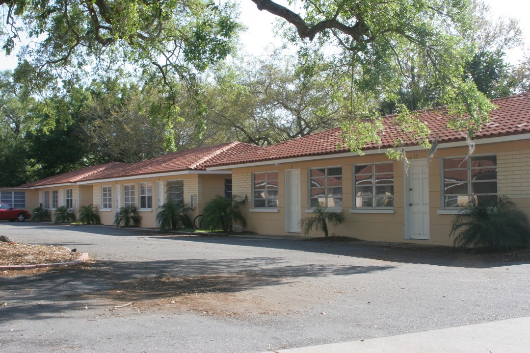 Oak Plaza Apt in Sarasota, FL - Foto de edificio