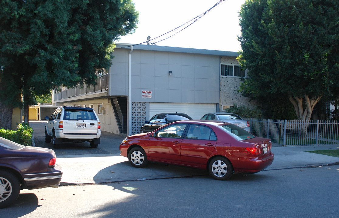 614 E Garfield Ave in Glendale, CA - Foto de edificio