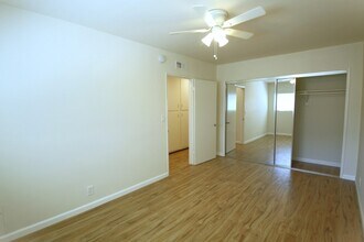 7125 Hawthorn Ave in Los Angeles, CA - Building Photo - Building Photo