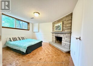 15 Newell Ct in Toronto, ON - Building Photo - Building Photo