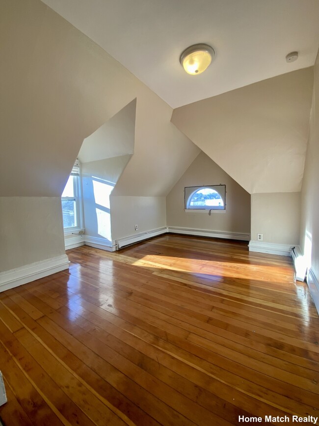 765 Broadway, Unit #9 in Chelsea, MA - Foto de edificio - Building Photo