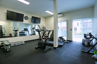 Guinevere Apartment Homes in Seattle, WA - Building Photo - Interior Photo