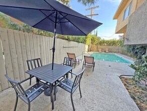 5000 Whitsett Ave in Los Angeles, CA - Building Photo - Building Photo