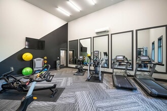 Laurels at Mill Creek in Mill Creek, WA - Foto de edificio - Building Photo