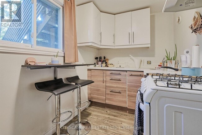 193 Coxwell Ave in Toronto, ON - Building Photo - Building Photo