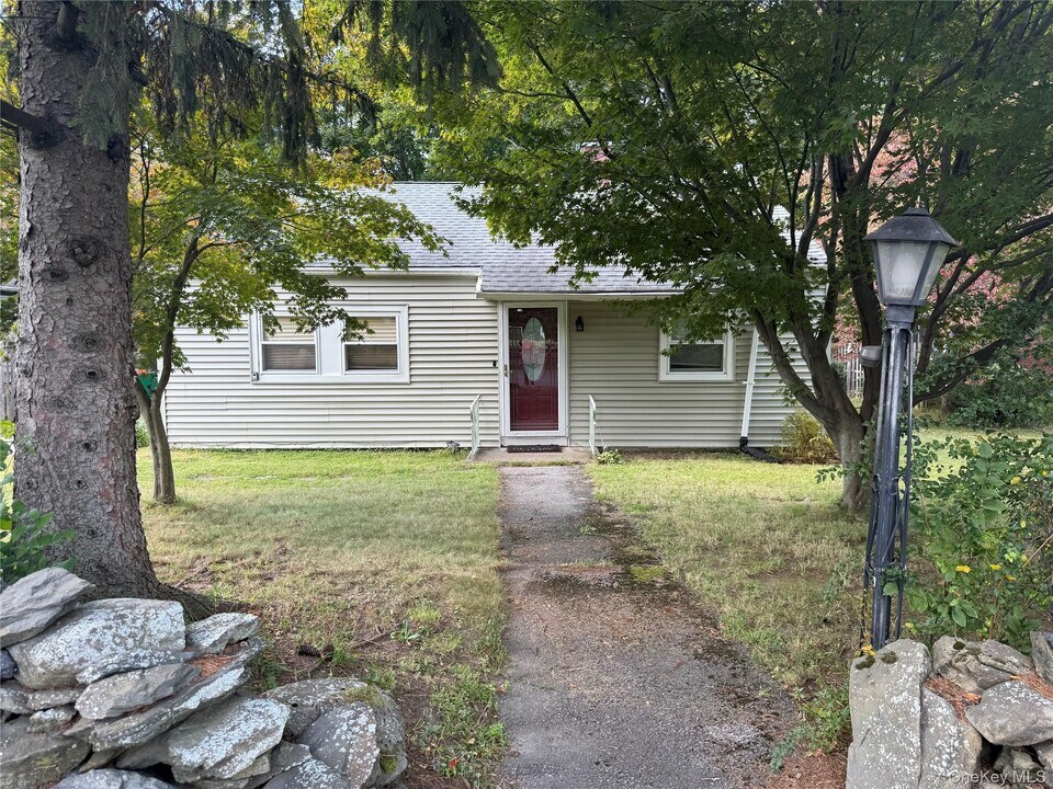 111 Sargent Ave in Beacon, NY - Foto de edificio