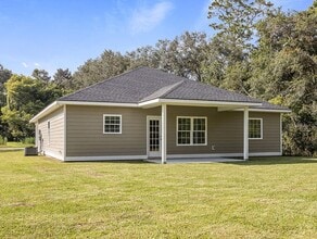 1002 Oglethorpe Ln in Darien, GA - Building Photo - Building Photo