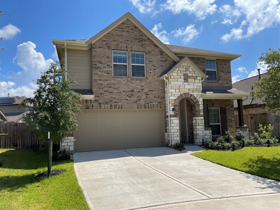 9034 Beacon Mill Dr in Cypress, TX - Building Photo