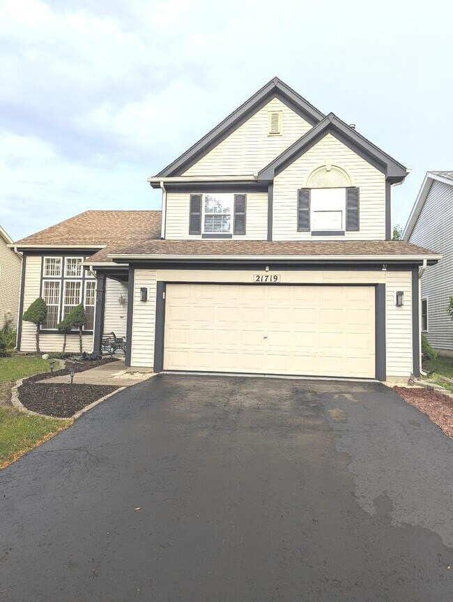 21719 W Knollwood Dr in Plainfield, IL - Building Photo - Building Photo