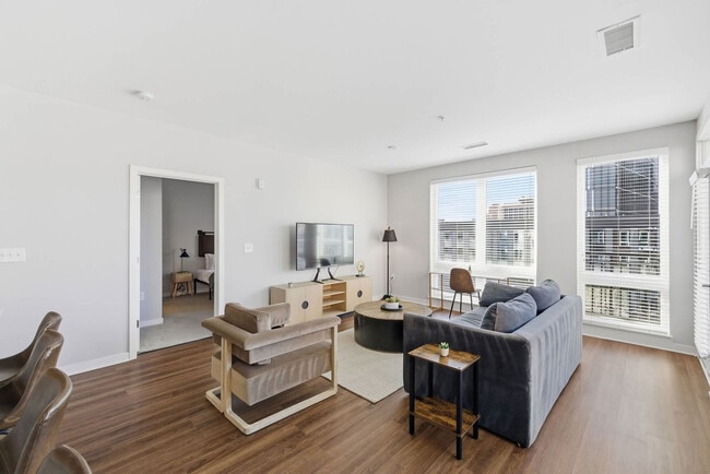 421 E Market St, Unit ID1384021P in Indianapolis, IN - Building Photo - Building Photo