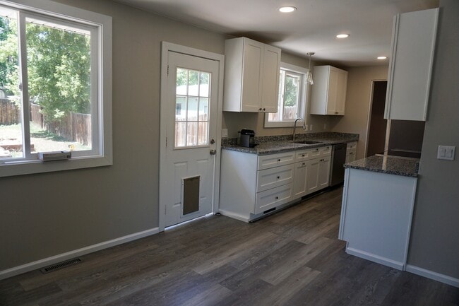 435 S Oak St in Lakewood, CO - Foto de edificio - Building Photo