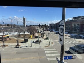 822 S 8th St, Unit Upper Unit in Manitowoc, WI - Foto de edificio - Building Photo