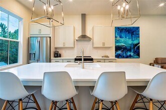 305 Dilbeck Cir in Atlanta, GA - Building Photo - Building Photo