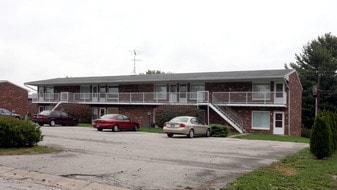 401 Parkway Dr in Bloomington, IN - Building Photo