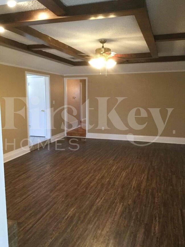 1600 Norwood Dr in Hurst, TX - Building Photo - Building Photo