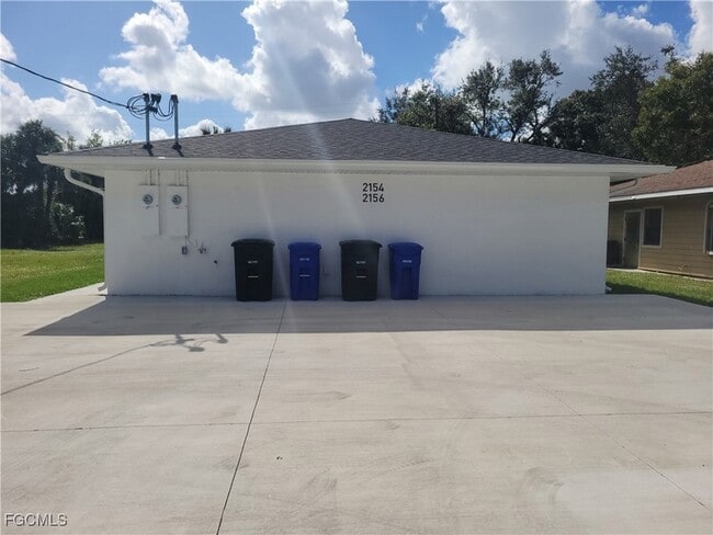 2156 Edison Ave in Ft. Myers, FL - Building Photo - Building Photo