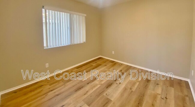 24039 Huntridge Dr in Murrieta, CA - Building Photo - Building Photo