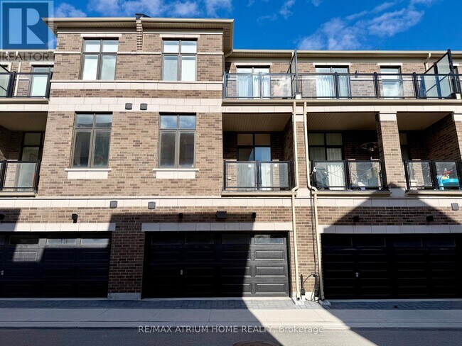 22 Kahshe Ln in Richmond Hill, ON - Building Photo - Building Photo
