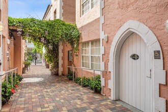 405 Española Wy in Miami Beach, FL - Building Photo - Building Photo