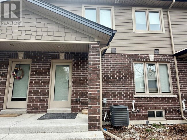 204 Beechwood Dr in Lakeshore, ON - Building Photo - Building Photo