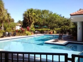 2550 SW 18th Ter, Unit 2114 in Fort Lauderdale, FL - Building Photo - Building Photo