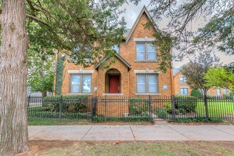 Kamp's Court Apartments in Oklahoma City, OK - Building Photo - Building Photo
