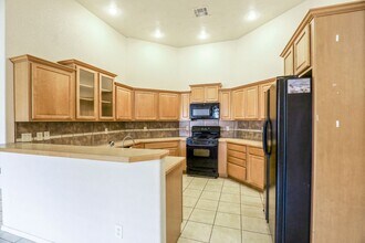 3 Bedroom 2 Bathroom plus Office in Alamogordo, NM - Building Photo - Building Photo