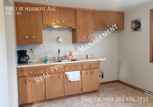 8803 W Herbert Ave in Milwaukee, WI - Building Photo - Building Photo