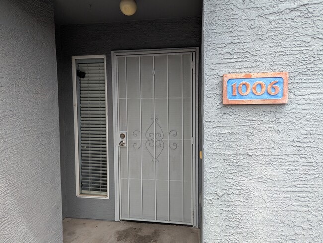 220 N 22nd Pl in Mesa, AZ - Building Photo - Building Photo