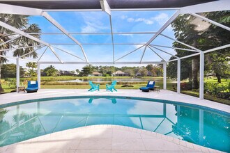 2218 Kings Lake Blvd in Naples, FL - Building Photo - Building Photo