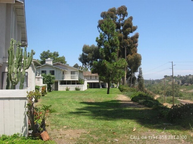 3907 Camino Lindo in San Diego, CA - Building Photo - Building Photo