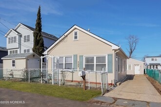 127 7th St in Keansburg, NJ - Building Photo - Building Photo