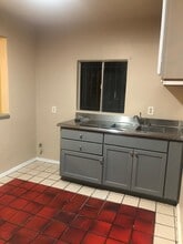 12542 Waldorf Dr in Lynwood, CA - Foto de edificio - Building Photo