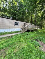 19 Griffin Ln in Hopewell Junction, NY - Building Photo