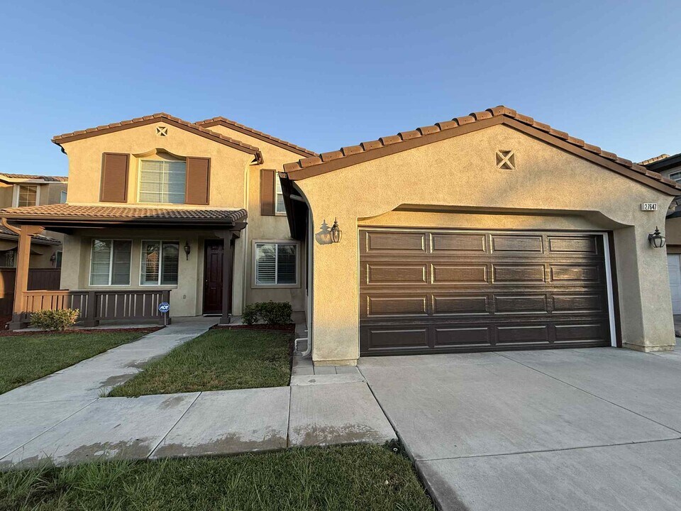 27647 Rosemont Ct in Moreno Valley, CA - Building Photo