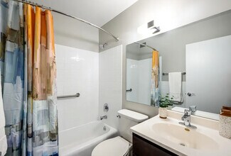 5600 N Sheridan Rd in Chicago, IL - Building Photo - Building Photo