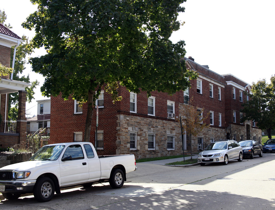 3521 Hertford Pl NW in Washington, DC - Building Photo