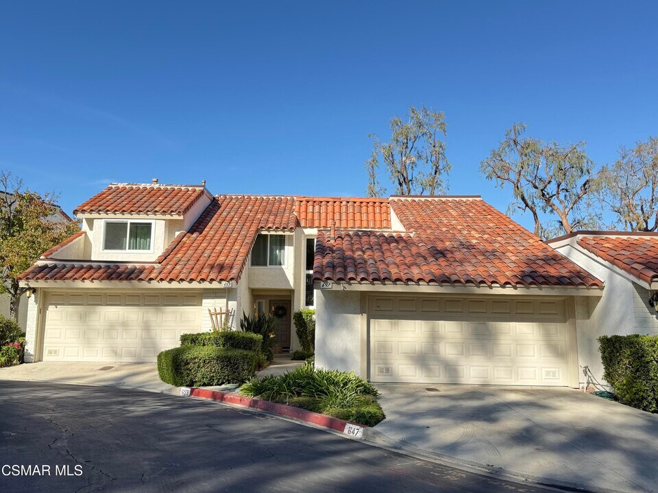 647 Blue Oak Ave in Thousand Oaks, CA - Building Photo