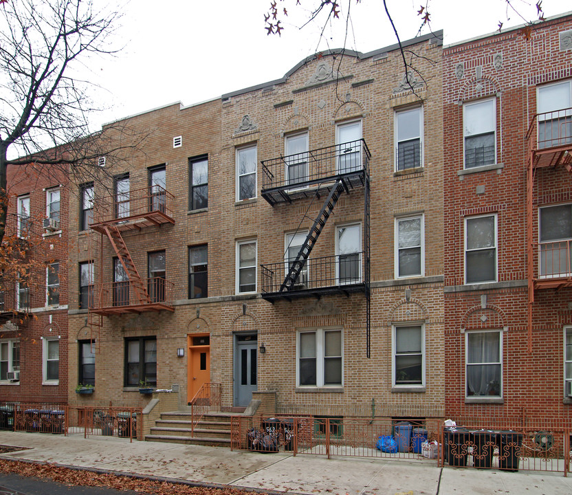 562 82nd St in Brooklyn, NY - Foto de edificio