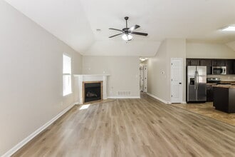 9876 Southern Oak Way in Olive Branch, MS - Building Photo - Building Photo