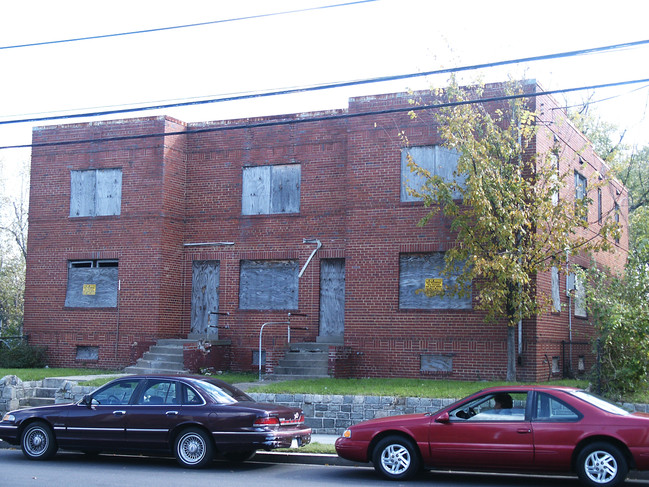 2495-2497 Alabama Ave SE in Washington, DC - Foto de edificio - Building Photo