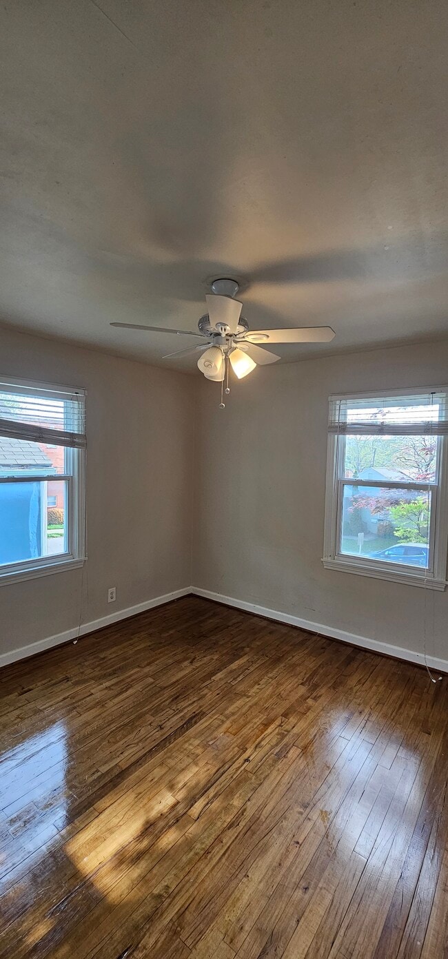 4504 Terrace St in Kansas City, MO - Foto de edificio - Building Photo