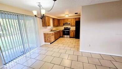 2906 Cedaridge Dr in Tampa, FL - Building Photo - Building Photo