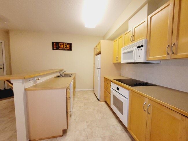 8619-8111 111 St NW in Edmonton, AB - Building Photo - Building Photo