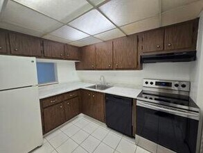 7910 N Colony Cir in Tamarac, FL - Building Photo - Building Photo