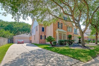 18 Turtle Creek Manor in Sugar Land, TX - Building Photo - Building Photo
